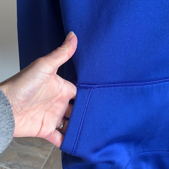 Nike Therma Fit Royal Blue Hooded Pullover Top - Picture 7 of 14